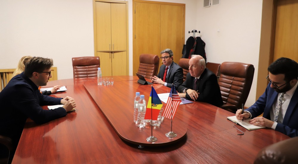 Dumitru Alaiba i-a spus ambasadorului SUA în Moldova care sunt planurile sale în funcţia de ministru